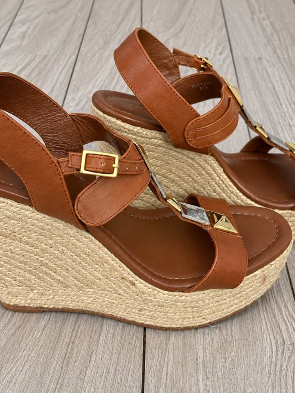Kate Spade Luxe Studded Leather Espadrille Wedges Brown 8.5 NWOB - Picture 2 of 5
